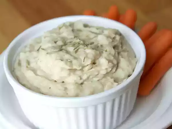 Recipe White bean dip with rosemary olive oil