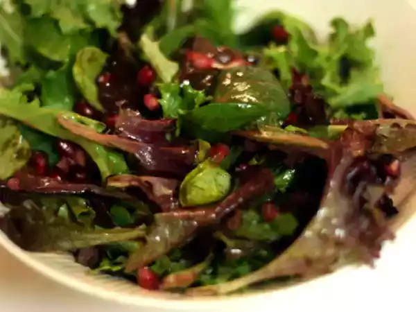Recipe Pomegranate salad with soy vinegar dressing