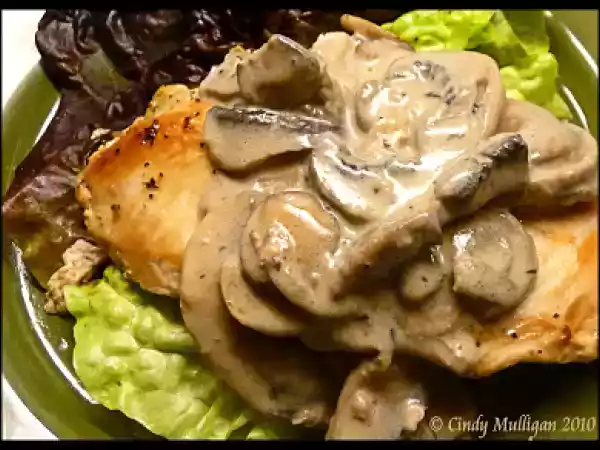 Recipe Chicken in sour cream and mushroom sauce