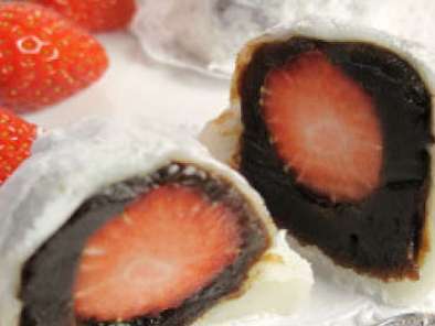 Recipe Strawberry mochi with prune paste