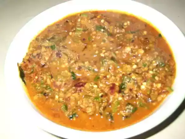 Recipe Vendakkai kara pachadi / okra curry