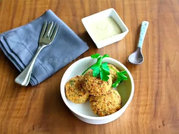 Recipe Fried chickpea patties with sesame seed sauce, revithokeftedes me tahini saltsa