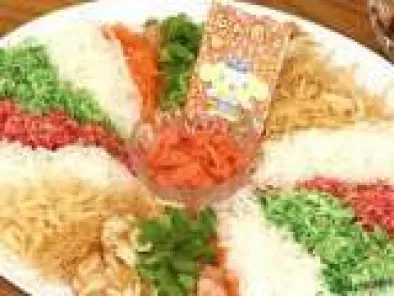 Recipe Yee Sang (Raw Fish Salad) and the New Year's Eve Reunion Dinner