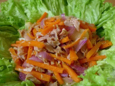 Recipe Harumi's carrot and tuna salad