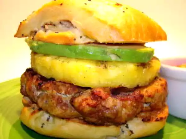 Recipe Pineapple-chorizo burgers