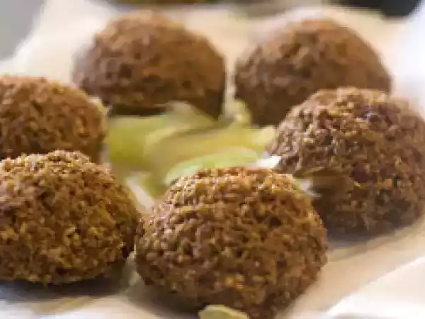 Recipe Falafel, hummus and bulgar salad
