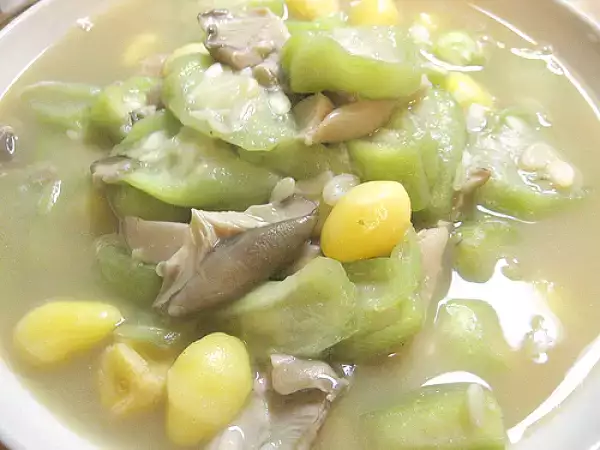 Recipe Loofah (luffa) with ginkgo and mushrooms
