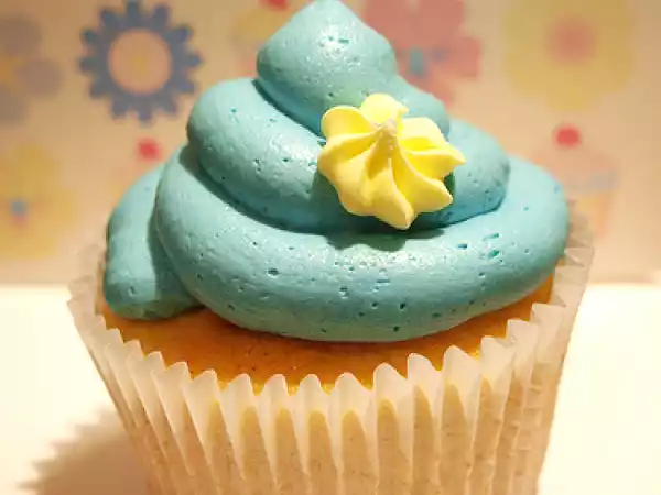 Recipe Tropical pineapple banana coconut cupcakes