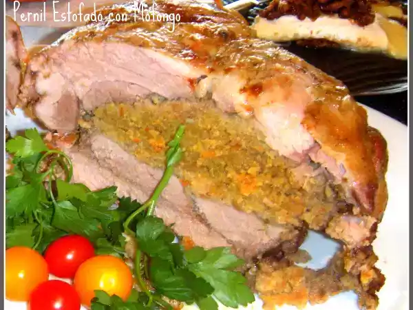 Recipe Pernil estofado con mofongo- (roast pork stuffed with green mashed plantains)
