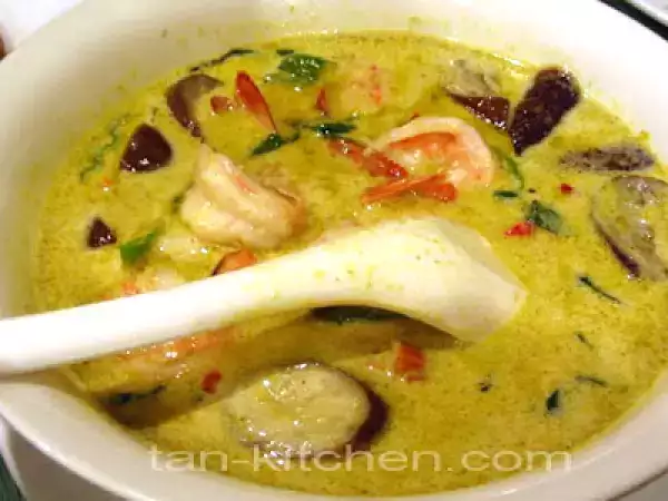Recipe Thai green curry with shrimp (kaeng khiao wan goong)
