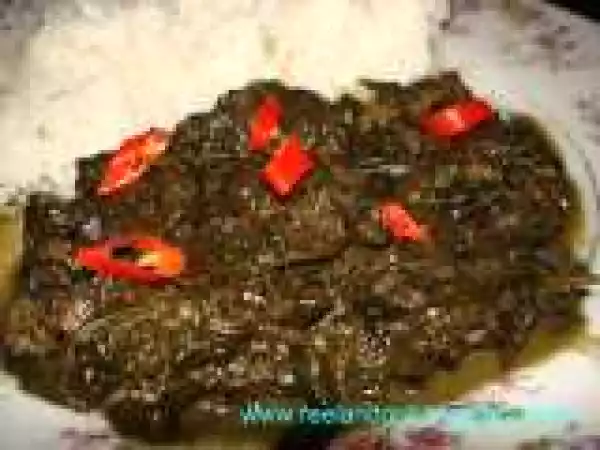 Recipe Laing (Taro Leaves Cooked in Coconut Milk)