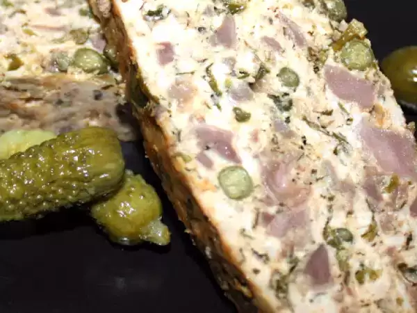 Recipe Ground pork and chicken gizzard terrine gives one an inexpensive way to gourmet