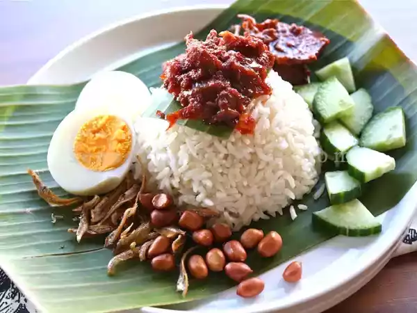 Recipe Nasi lemak with dried anchovies sambal (sambal ikan bilis)