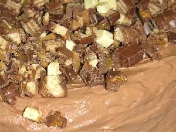 Recipe Junior's chocolate candy bar explosion cheesecake