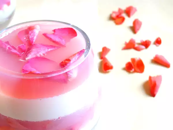 Recipe Rose, milk and honey agar-agar