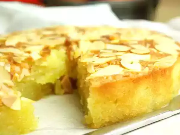Recipe Buttery almond and coconut cake