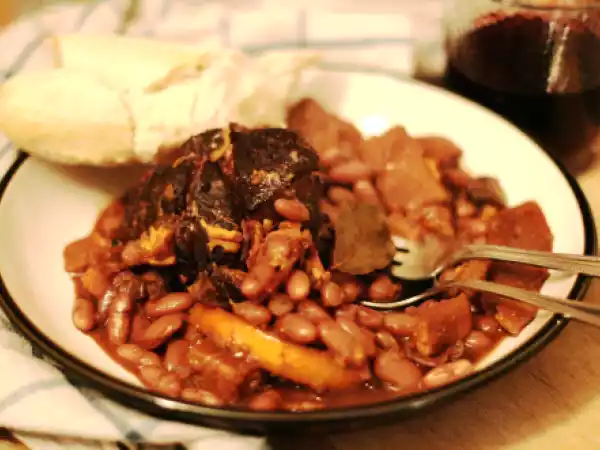 Recipe Lamb n vin: lamb shank braised in a whole bottle of wine