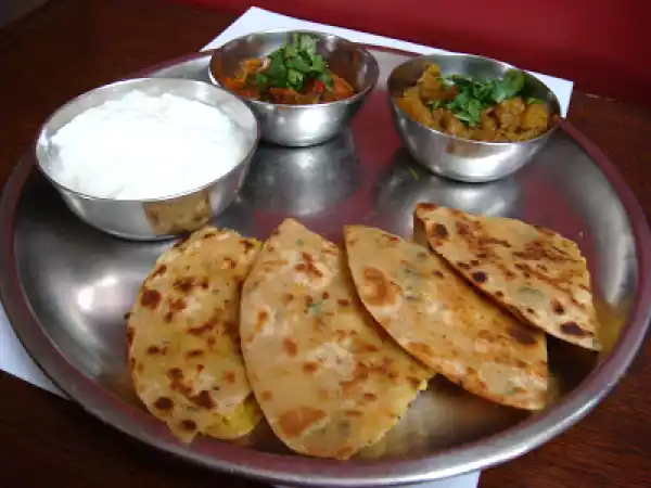 Recipe Chana dal paratha with tamatar ki chutney and khatta meetha kaddu
