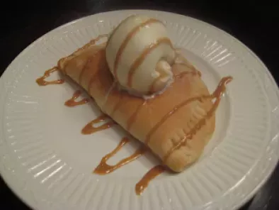 Recipe Paula deen's lean: deep fried caramel apple pie ~ philly style!