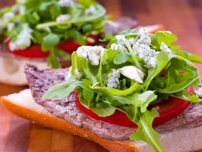 Recipe Haute stoner cuisine and steak sandwich with arugula and gorgonzola cheese