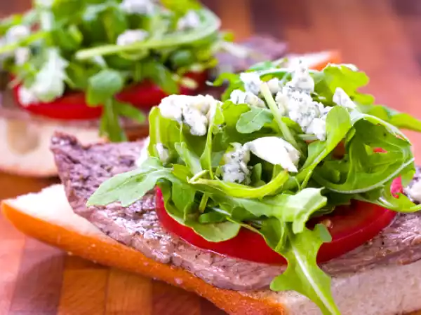 Recipe Haute stoner cuisine and steak sandwich with arugula and gorgonzola cheese