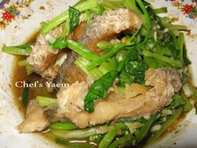 Recipe Stir fried fish with chinese celery (pla pad kuen-shai)