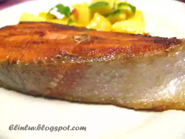 Recipe Pan grilled salmon steak with mango salad