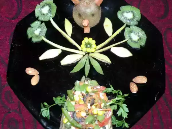 Recipe Kiwi summer salad with sweet n sour kiwi dressing