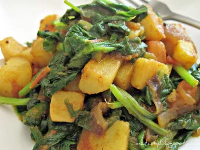 Recipe Fried spinach with potatoes/aloo palak