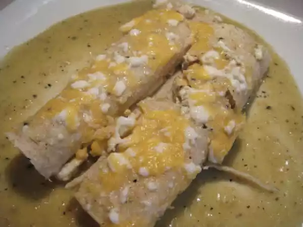 Recipe Roasted tomatillo green chili chicken enchiladas