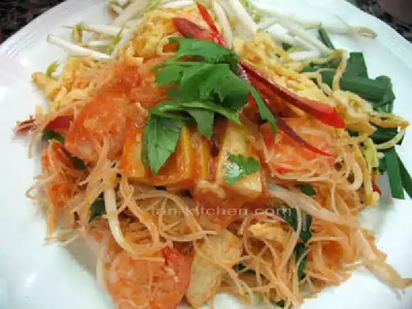 Recipe Mee kati (noodles with coconut milk)