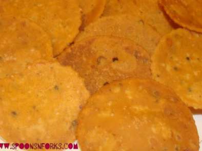 Recipe Thattai (very popular south indian snacks)