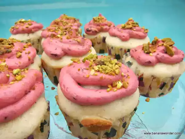 Recipe Ouzo cupcakes with vissino cream cheese frosting