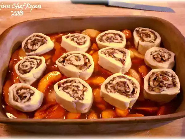 Recipe Dreamy peach pecan praline cobbler