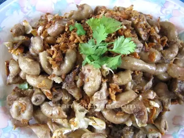 Recipe Deep fried asgean pork with garlic (sai-ton thod ka-tiem)