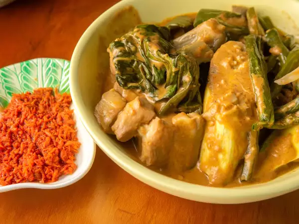 Recipe Kare-kare (meat and vegetables stewed in peanut sauce)