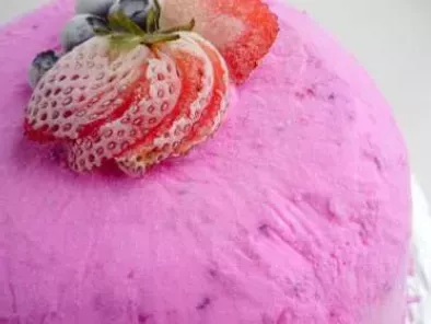 Recipe Red pitaya (dragon fruit) yogurt mousse cake