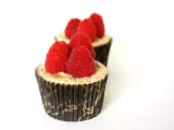 Recipe SMS: Sweet Almond Cupcakes with Lemon Curd Filling