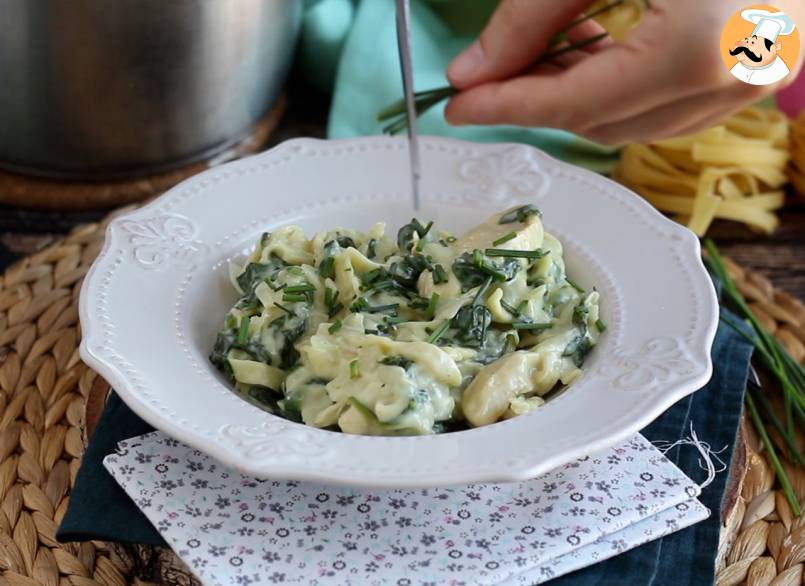 One pot pasta goat cheese, spinach and chicken - Recipe Petitchef