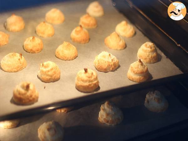 Coconut rochers - video recipe ! - Preparation step 5