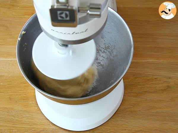 Chocolate-filled doughnuts - Preparation step 3