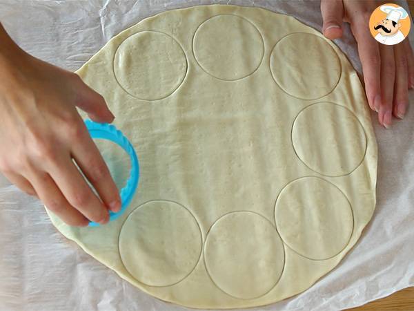 Pull apart pizza balls - Preparation step 1