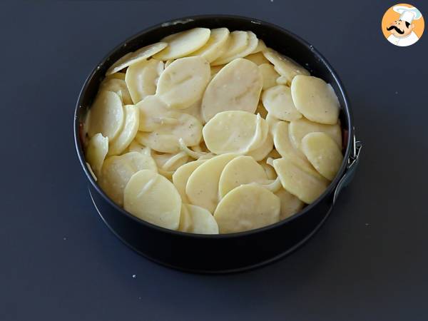 Raclette potato cake - video recipe! - Preparation step 6