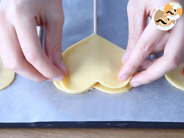 Heart-shaped pie pops for valentine's day - Preparation step 4