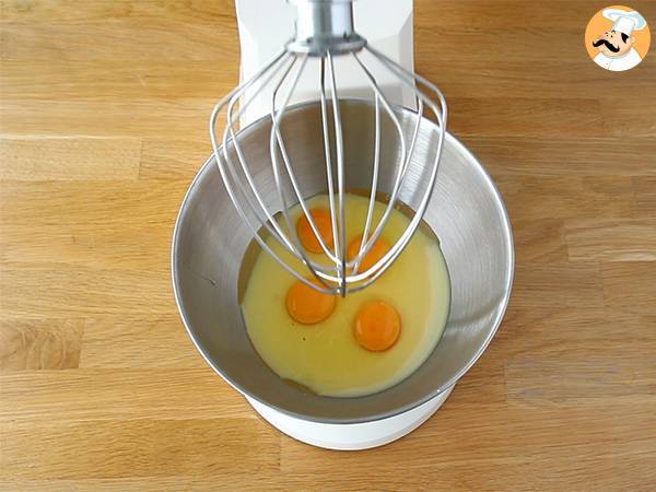 Moist condensed milk cake - Preparation step 1