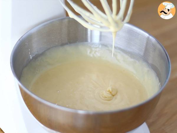 Moist condensed milk cake - Preparation step 2