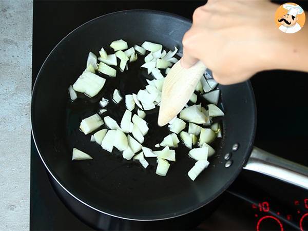 Sausages in white wine - Preparation step 1