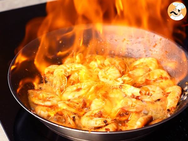 Flambéed shrimp with whiskey: a detailed recipe - Preparation step 3