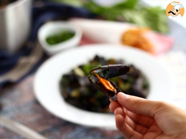 Mussels in white wine, a simple and delicious recipe - Preparation step 5