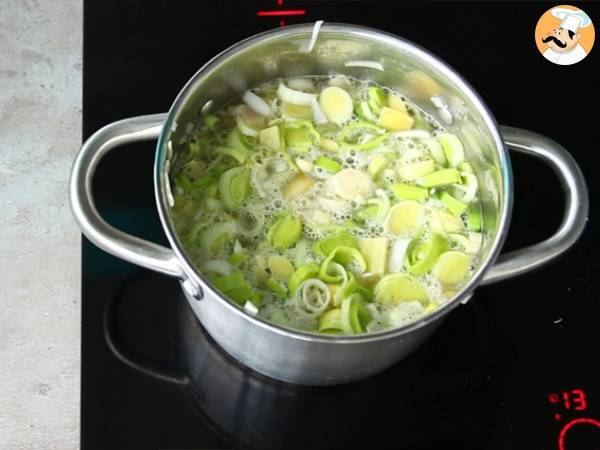 Easy and quick leek and potato soup - Preparation step 3